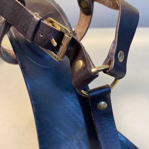 VINTAGE GUCCI! Dark brown bridle strap leather. Golden hardware & heels. - Picture 11 of 14